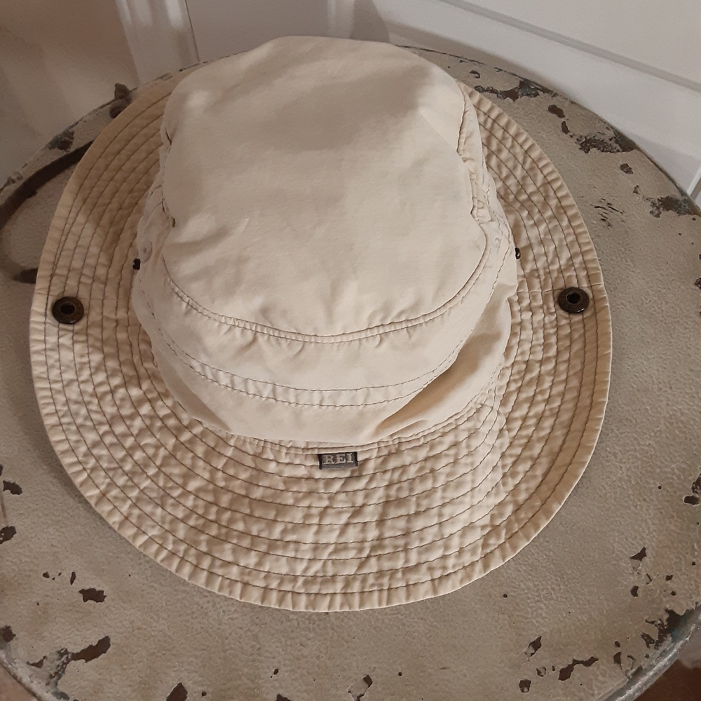 REI, YOUTH S/M, Cotton Blend Side Snap Bucket Hat
